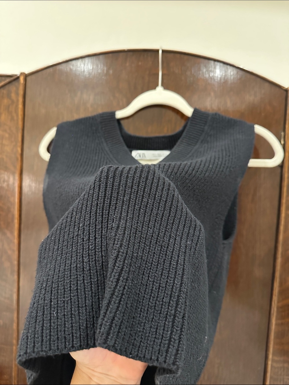 Zara Black Ribbed V-Neck Sweater Vest - Picture 3 of 4